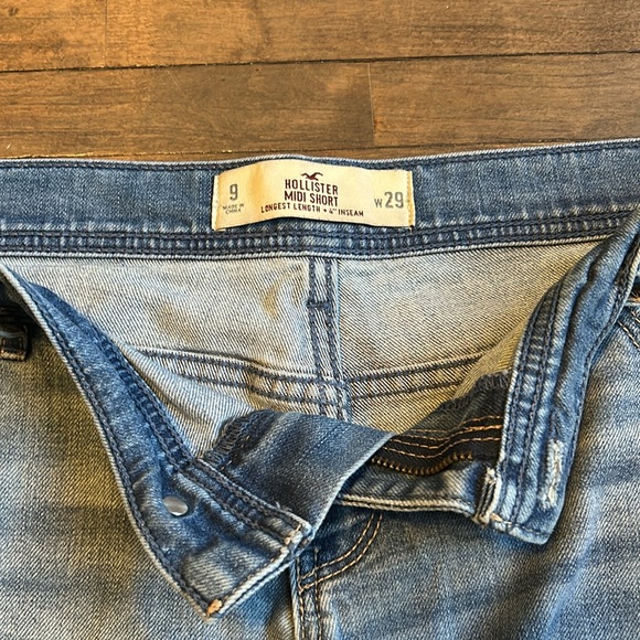 Hollister Shorts - Picture 2 of 3
